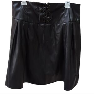 Oppa, Black vegan flared skirt. Size 1X